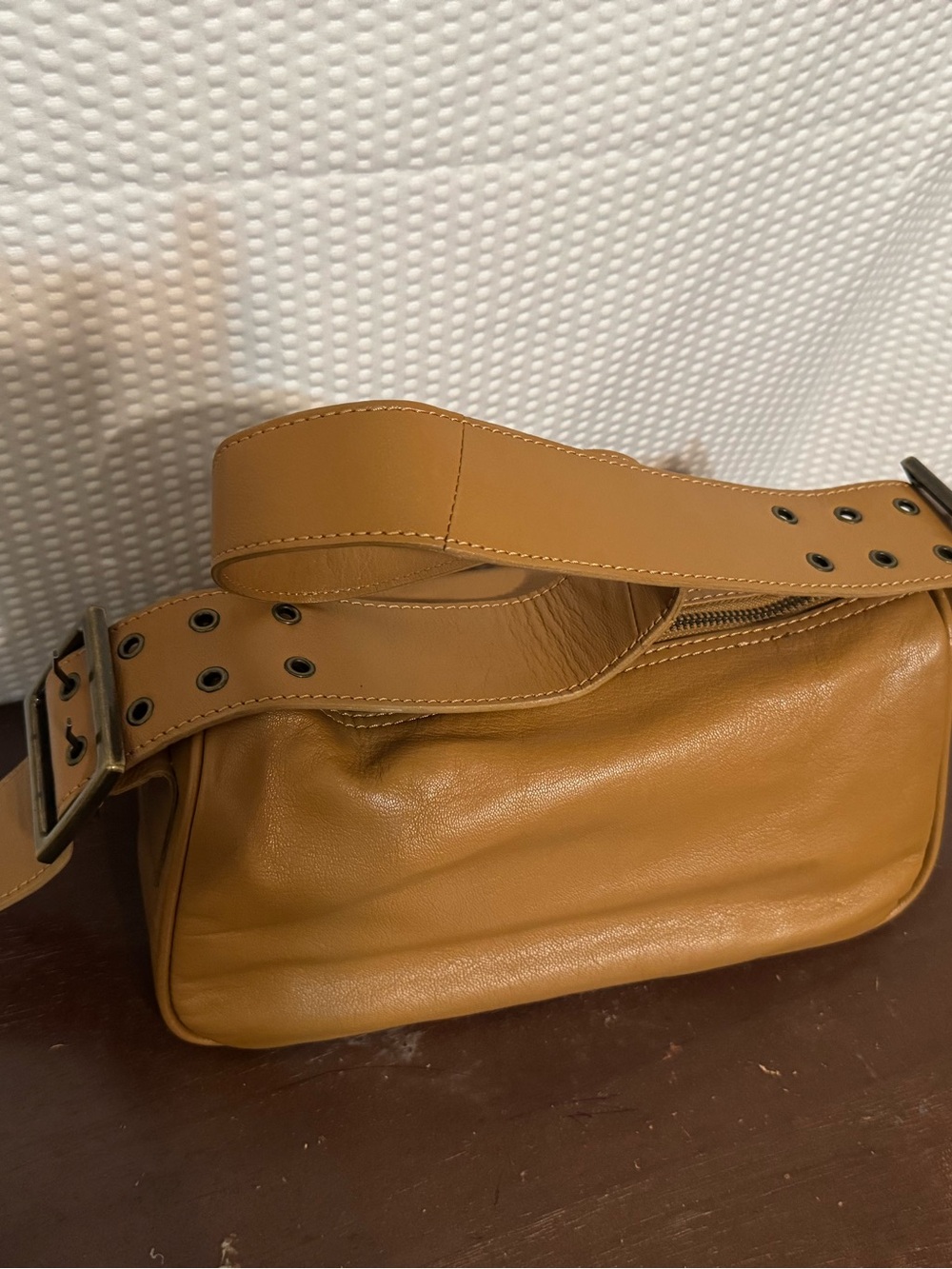 Free People Tan Leather Shoulder Bag - Picture 3 of 4